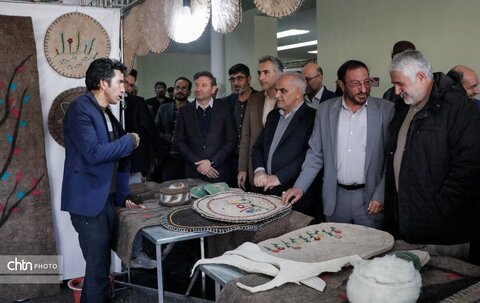 جشنواره ملی نمد شهرکرد آغاز به کار کرد.