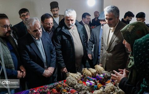 جشنواره ملی نمد شهرکرد آغاز به کار کرد.