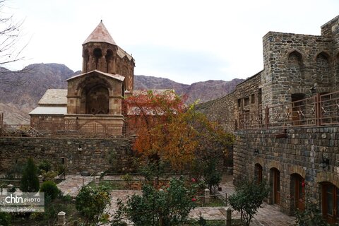 کلیسای سنت استپانوس جلفا در روزهای پاییزی