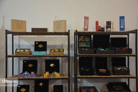 استاندار یزد از دوازدهمین نمایشگاه پژوهش و فناوری بازدید کرد