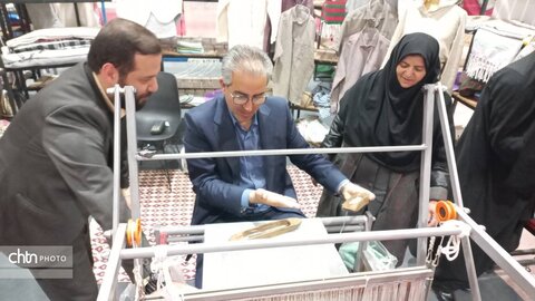 استاندار یزد از دوازدهمین نمایشگاه پژوهش و فناوری بازدید کرد