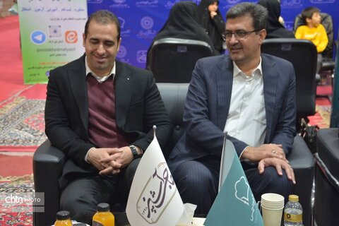 استاندار یزد از دوازدهمین نمایشگاه پژوهش و فناوری بازدید کرد