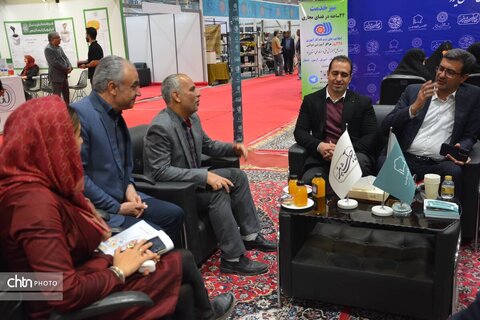 استاندار یزد از دوازدهمین نمایشگاه پژوهش و فناوری بازدید کرد