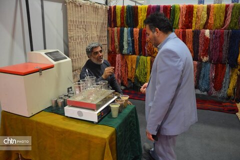 استاندار یزد از دوازدهمین نمایشگاه پژوهش و فناوری بازدید کرد