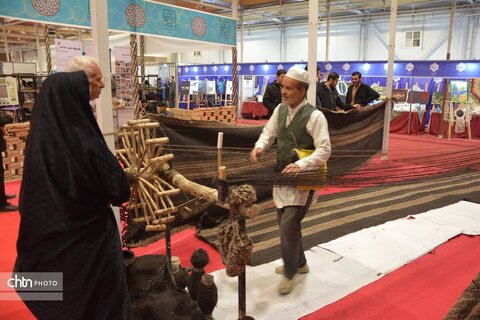 استاندار یزد از دوازدهمین نمایشگاه پژوهش و فناوری بازدید کرد