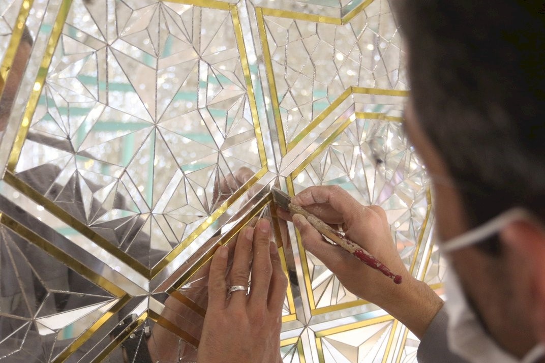 آشنایی با یکی از چهره‌های برجسته آینه‌کاری در سنندج