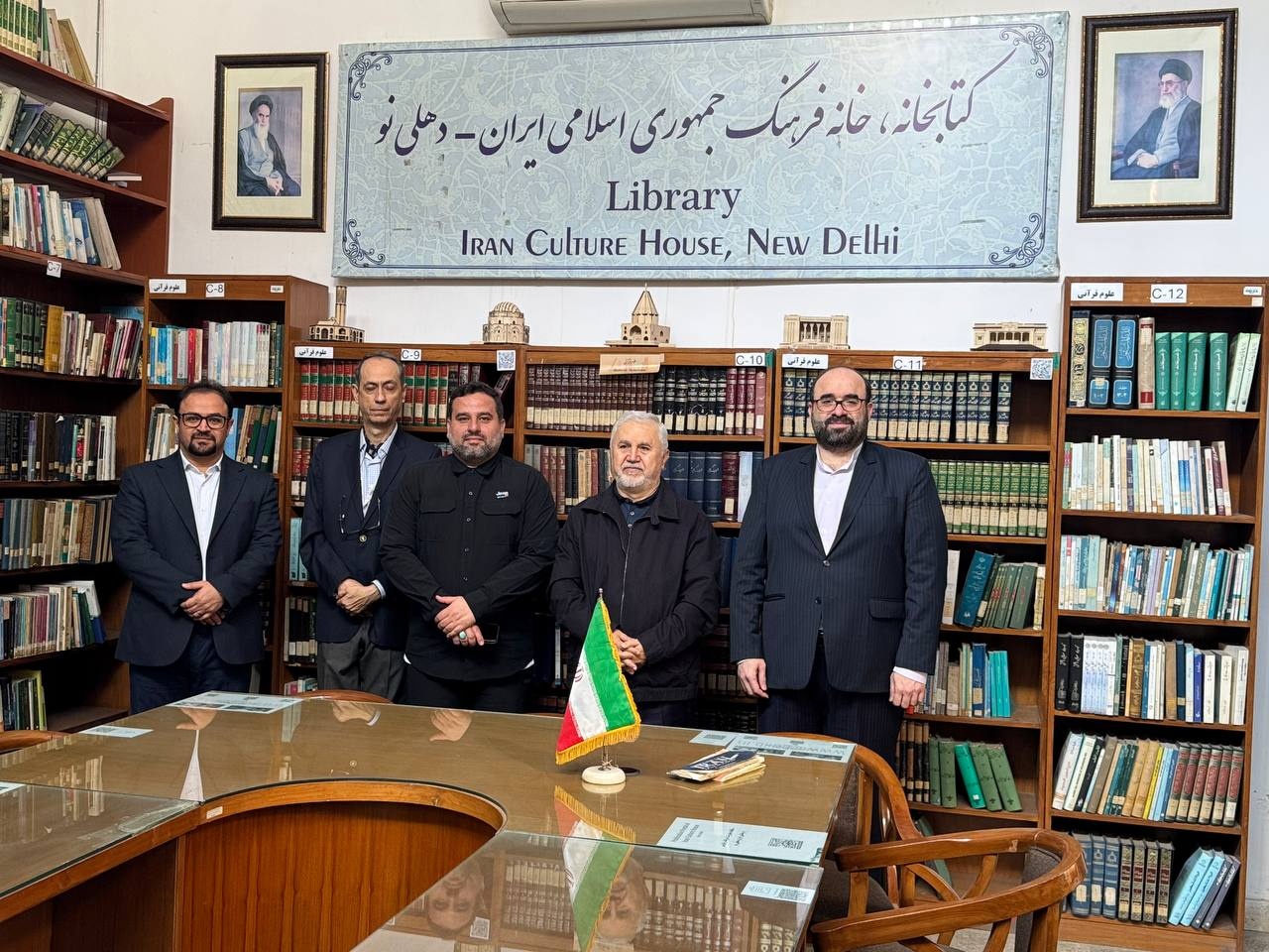 بازدید علی دارابی از خانه فرهنگ ایران در دهلی‌نو