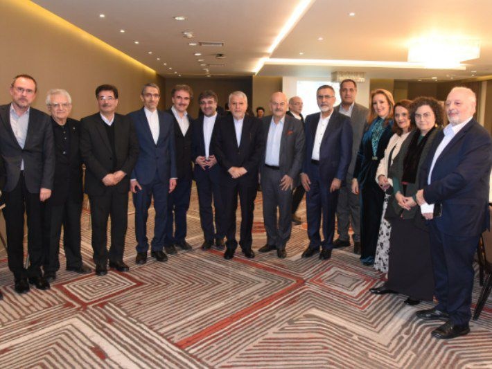 «ایران» امن‌ترین و جذاب‌ترین مقصد گردشگری جهان است/ اراده ملت‌ها بر روابط دولت‌ها مقدم است/ نبود پرواز مستقیم و پیچیدگی صدور ویزا، مهم‌ترین موانع توسعه گردشگری ایران و یونان