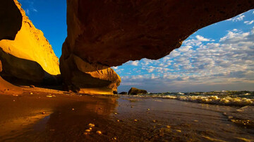 ممنوعیت ایجاد کمپ و شب‌مانی در سواحل شهرستان پارسیان از تبن تا نیرم