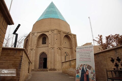 نمایشگاه معرفی توانمندی‌های بانوان هنرمند قم