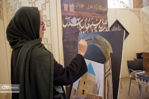 نمایشگاه معرفی توانمندی‌های بانوان هنرمند قم
