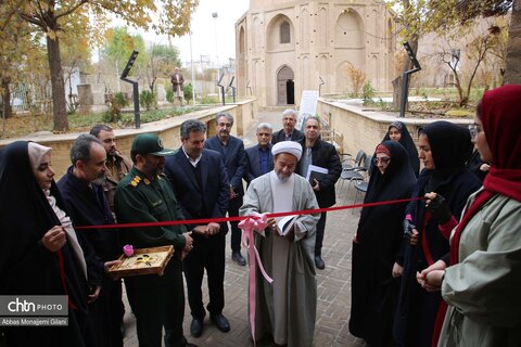 نمایشگاه معرفی توانمندی‌های بانوان هنرمند قم