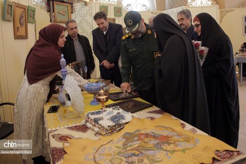 نمایشگاه معرفی توانمندی‌های بانوان هنرمند قم