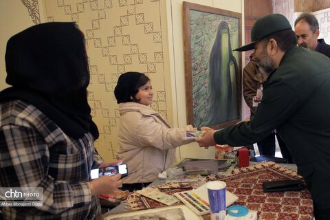 نمایشگاه معرفی توانمندی‌های بانوان هنرمند قم