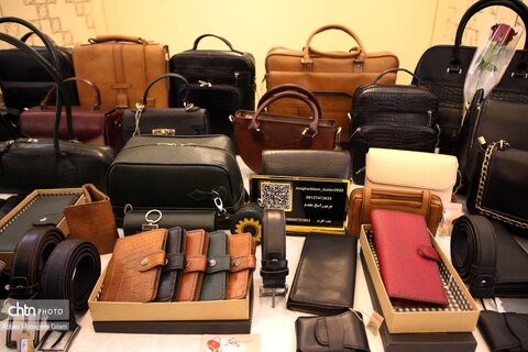 نمایشگاه معرفی توانمندی‌های بانوان هنرمند قم