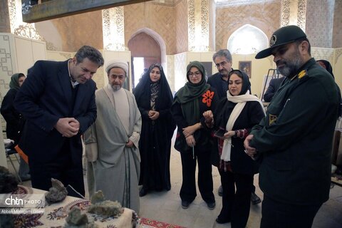 نمایشگاه معرفی توانمندی‌های بانوان هنرمند قم