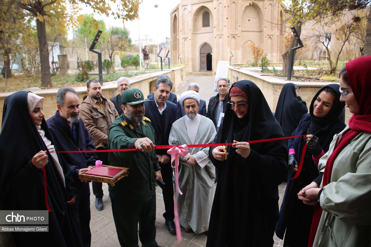 نمایشگاه معرفی توانمندی‌های بانوان هنرمند قم گشایش یافت