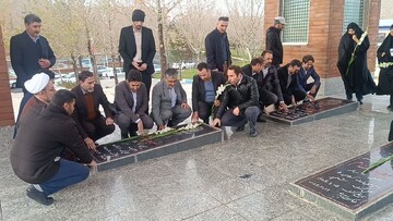 تجلیل از مقام والای مادران شهدا در آستانه هفته فرهنگی شازند با حضور مسئولان استان مرکزی