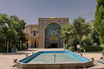 جایگاه رفیع نماز در هویت مذهبی سلطان‌آباد؛ تداوم سنت معنوی در مساجد تاریخی شهر