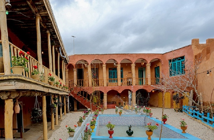 ارائه تسهیلات کم درصد به متقاضیان صنایع‌دستی و گردشگری در کبودراهنگ