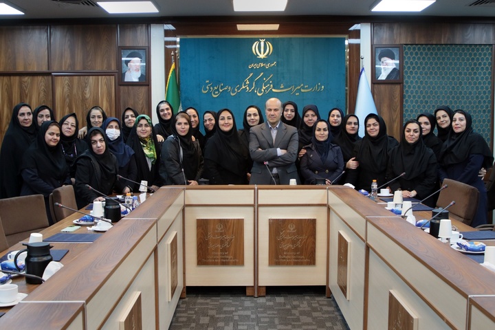 تجلیل از مقام زن در وزارت میراث‌فرهنگی/ تاکید بر نقش راهبردی بانوان در سرمایه انسانی دولت