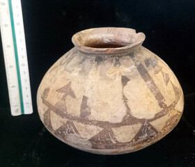 کشف و ضبط ۱۲ قطعه شیء تاریخی در شهرستان جیرفت