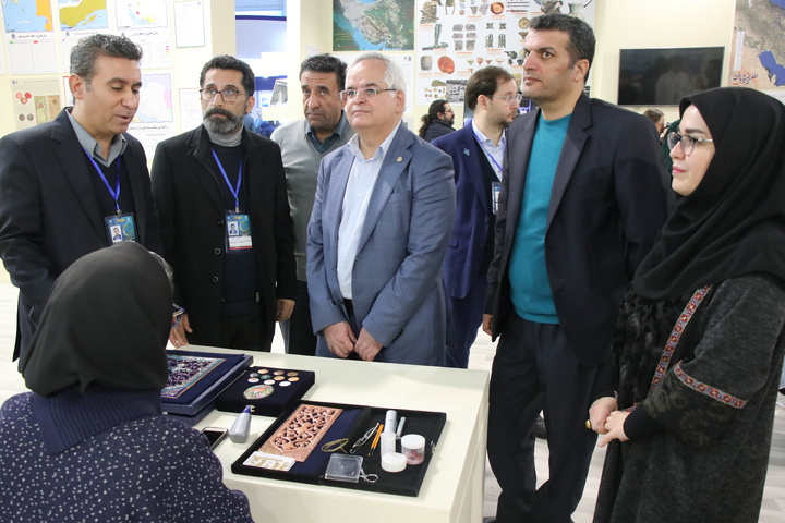 افتتاح غرفه پژوهشگاه