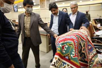 درخشش هنرمندان فیروزآبادی در مهر اصالت ملی/ ۹ نشان معتبر برای صنایع‌دستی شهرستان