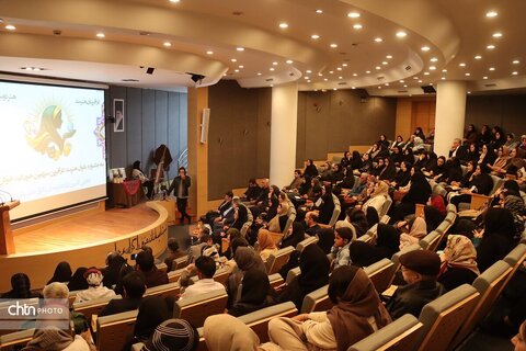 جشنواره بانوان هنرمند کار آفرین سرزمین خورشید در موزه بزرگ خراسان