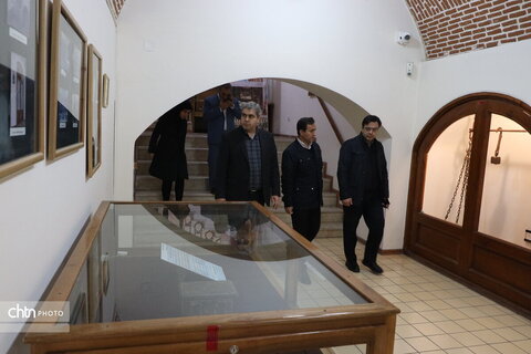 بازدید مدیرکل حوزه ریاست استندار آذربایجان شرقی از موزه سنجش در تبریز