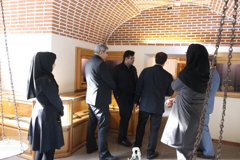 بازدید مدیرکل حوزه ریاست استندار آذربایجان شرقی از موزه سنجش در تبریز