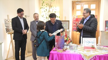 تقدیر رئیس پژوهشگاه از شرکت کنندگان در رخداد فرهنگی و نمایشگاه گروهی هنری «یلدا، نغمه مهر و میترا»