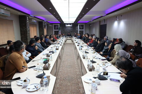 نشست هم اندیشی مدیرکل میراث فرهنگی، گردشگری و صنایع دستی استان کردستان با فعالان دفاتر خدمات مسافرتی
