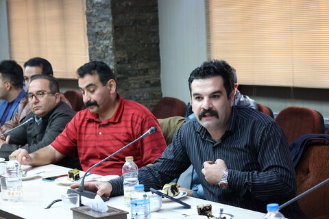 نشست هم اندیشی مدیرکل میراث فرهنگی، گردشگری و صنایع دستی استان کردستان با فعالان دفاتر خدمات مسافرتی