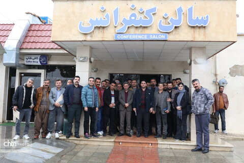 نشست هم اندیشی مدیرکل میراث فرهنگی، گردشگری و صنایع دستی استان کردستان با فعالان دفاتر خدمات مسافرتی