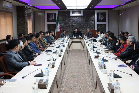 نشست هم اندیشی مدیرکل میراث فرهنگی، گردشگری و صنایع دستی استان کردستان با فعالان دفاتر خدمات مسافرتی