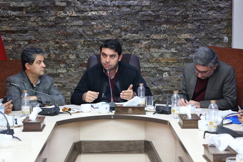 نشست هم اندیشی مدیرکل میراث فرهنگی، گردشگری و صنایع دستی استان کردستان با فعالان دفاتر خدمات مسافرتی