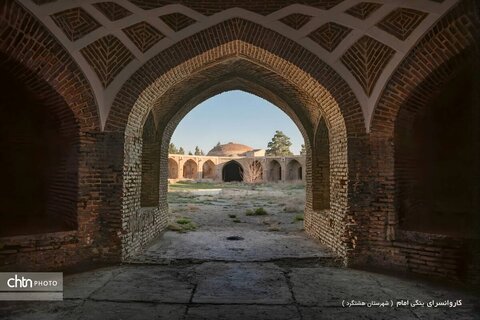 کاروانسرای ینگی امام: بنای آجری صفوی که میراث‌دار تاریخ جاده ابریشم در استان البرز است.