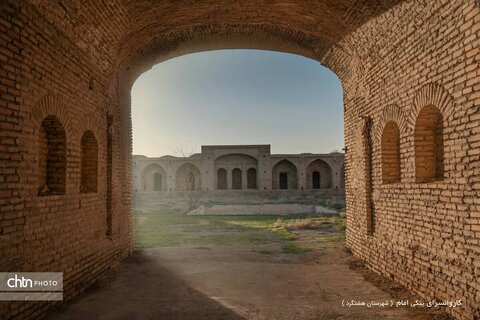 کاروانسرای ینگی امام: بنای آجری صفوی که میراث‌دار تاریخ جاده ابریشم در استان البرز است.