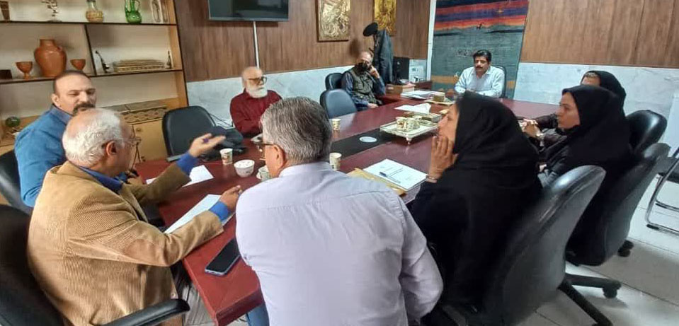 تأکید بر توزیع هدفمند منابع و ارتقای آموزش صنایع‌دستی در فارس