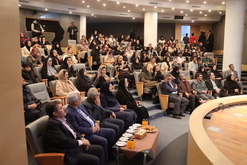 اختتامیه جشنواره بانوان هنرمند کارآفرین خراسان رضوی در مشهد برگزار شد