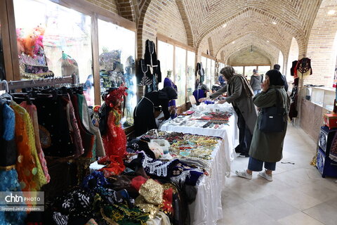 خانه کُرد سنندج میزبان نمایشگاه صنایع‌دستی ویژه شب چله شد