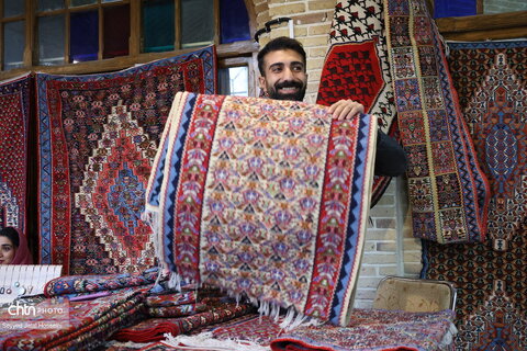 خانه کُرد سنندج میزبان نمایشگاه صنایع‌دستی ویژه شب چله شد