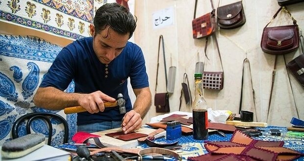 آغاز پرداخت تسهیلات تبصره ۱۵ به صنعتگران و فعالین گردشگری استان کرمانشاه