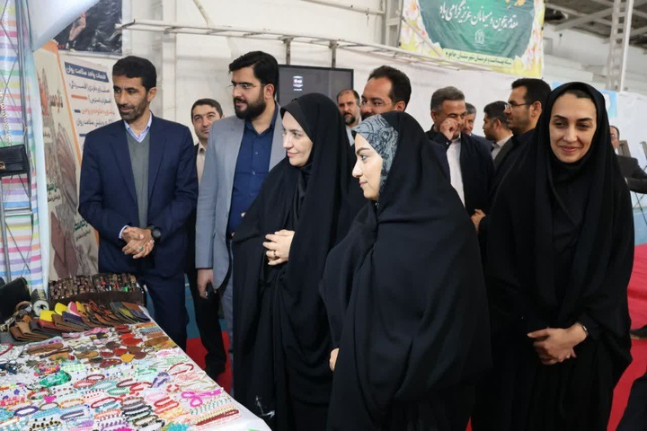 حضور مادران هنرمند صنایع‌دستی در نمایشگاه «جاجرم جوان بمان» با محوریت جوانی جمعیت