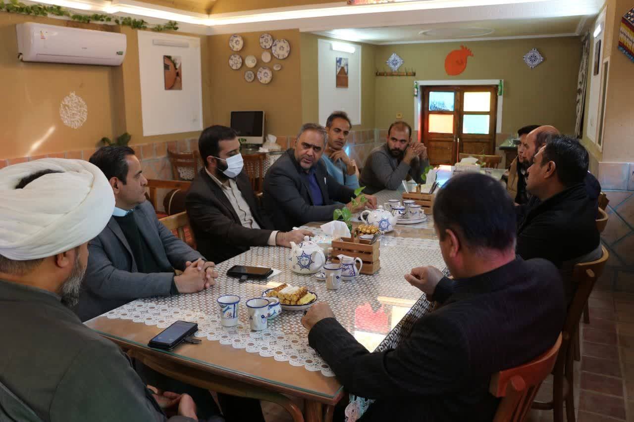 احیای بافت تاریخی عقدا؛ محور گفت‌وگوی مسئولان و فعالان گردشگری