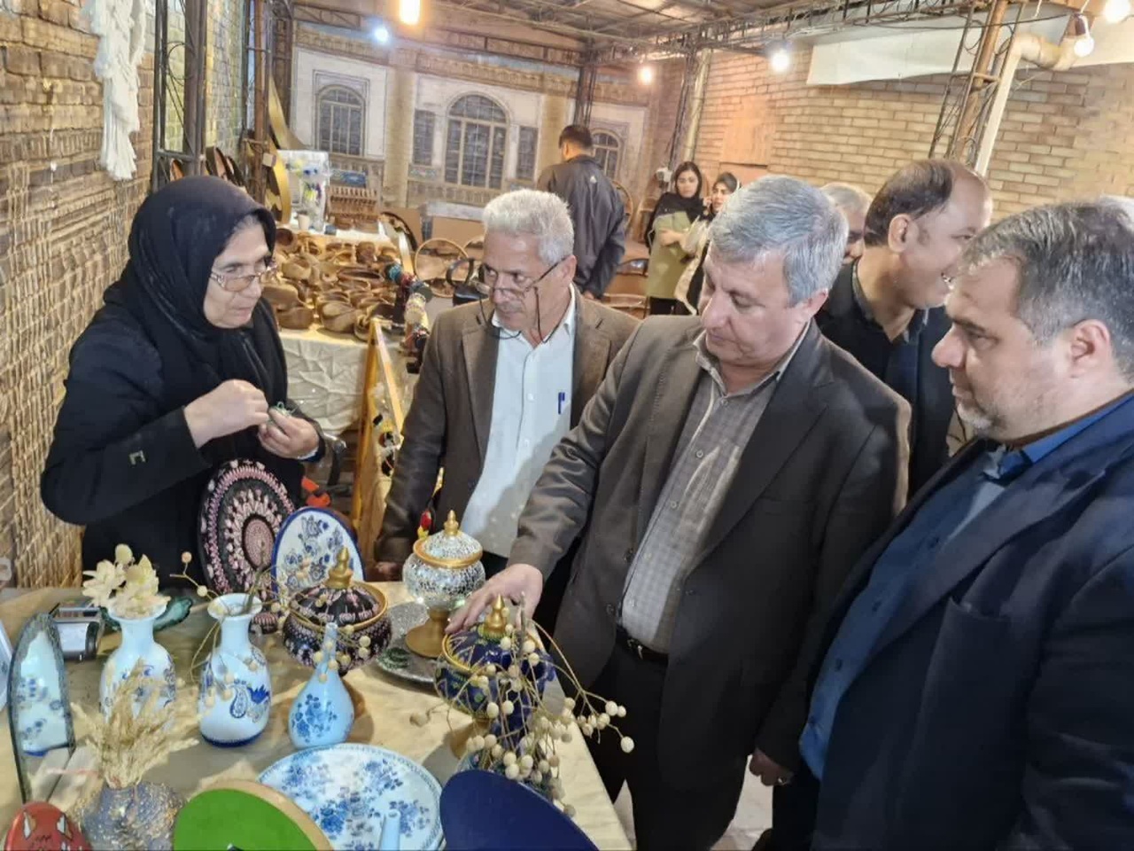 افتتاح نمایشگاه یلدایی صنایعدستی در تاکستان