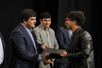 تجلیل از داوطلبان پویش مردمی «نذر آب» در احیای آب‌انبار حاج عبدالوهاب انصاری اردکان