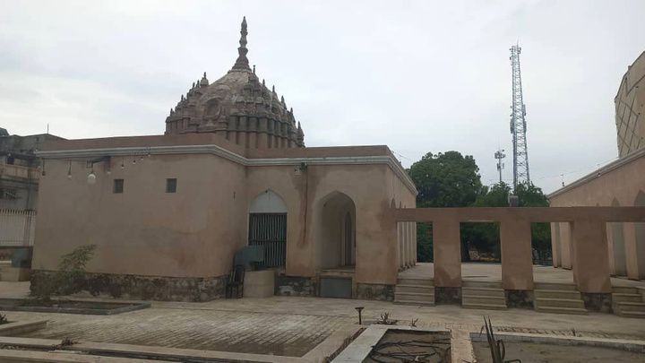 تصاویر ترک‌خوردگی معبد هندوهای بندرعباس جعلی است/ وضعیت بنا کاملا پایدار است