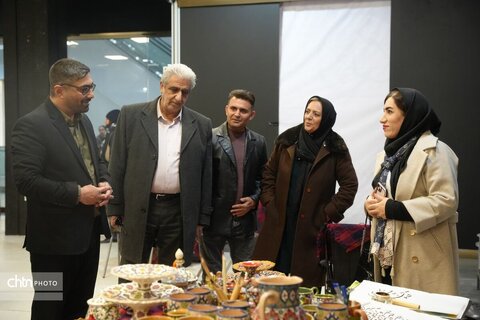 نمایشگاه چله هنر با حضور ۳۵ هنرمند صنایع‌دستی در کرمانشاه افتتاح شد
